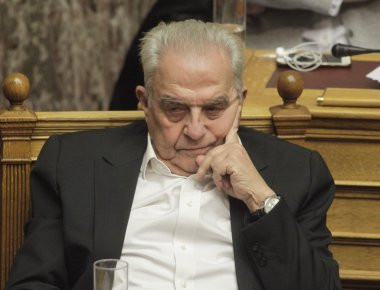 Αλ.Φλαμπουράρης: «Έχουμε πετύχει σε έναν βαθμό να μην πέσει η χώρα στον γκρεμό»